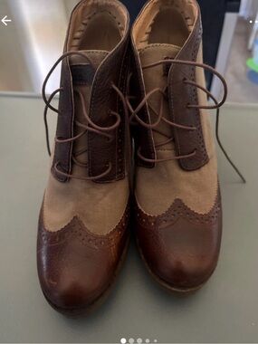 Sperry Brown Leather and Tan Canvas Wingtip Oxfords